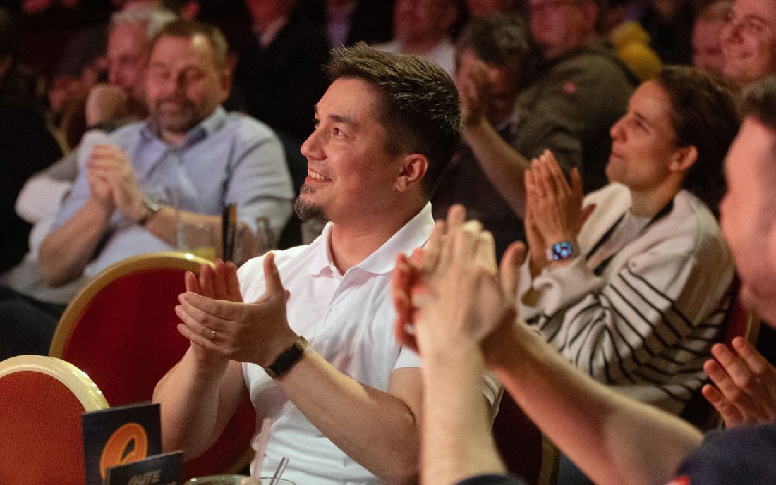 Applaudierendes Publikum bei der AnalyticaNight