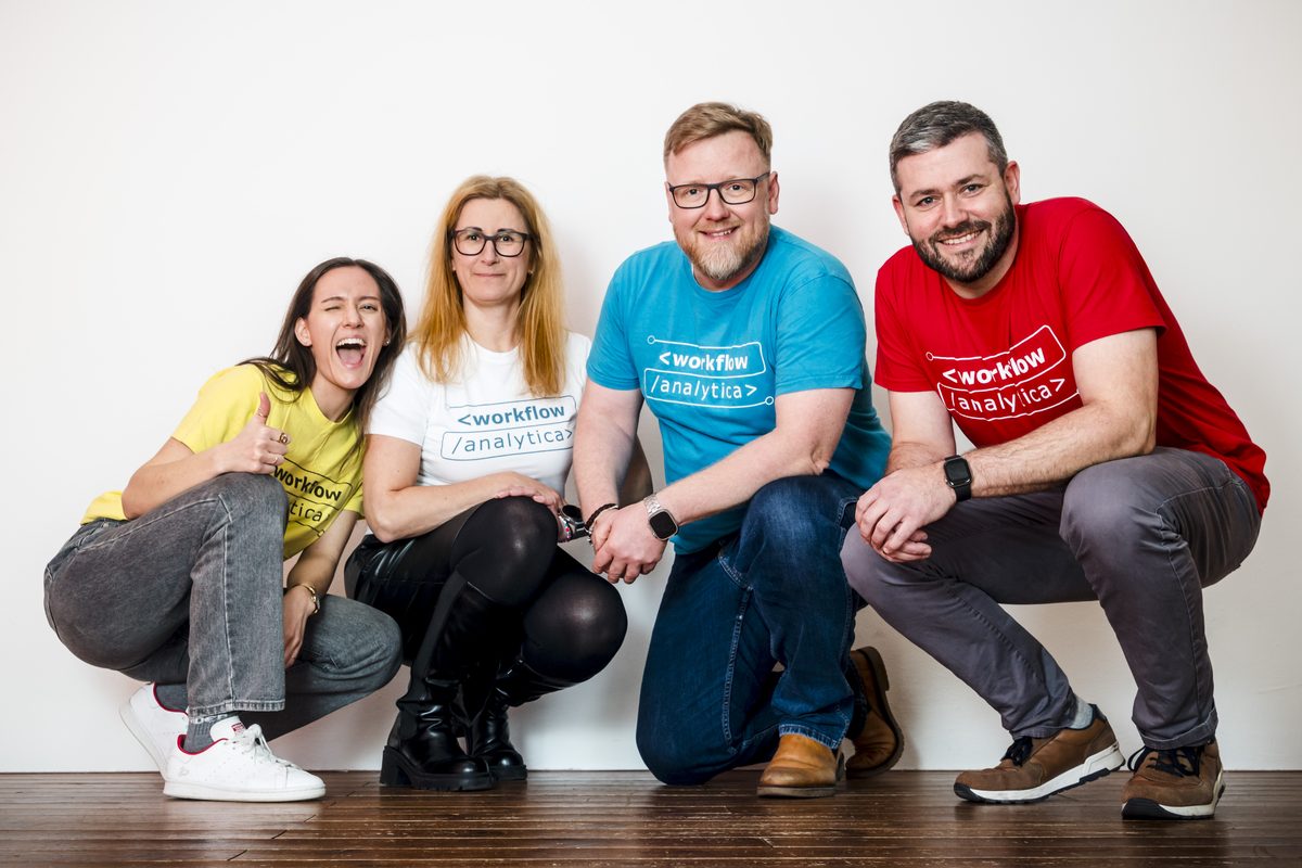 Das Team der WorkflowAnalytica in Konferenz-T-Shirts